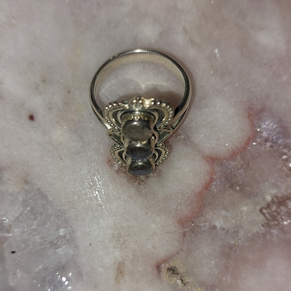3 Stone Vintage Style Labradorite Silver Ring - Picture 3 of 6